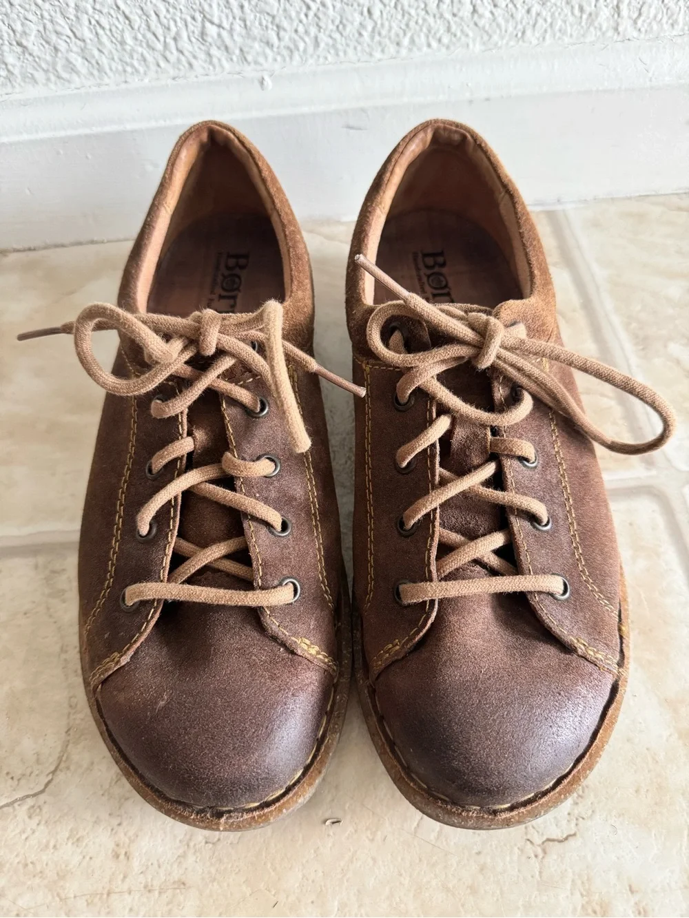 Born Trevan Lace Up Casual Womens Brown Shoes Sneaker Size 10 Water Resistant